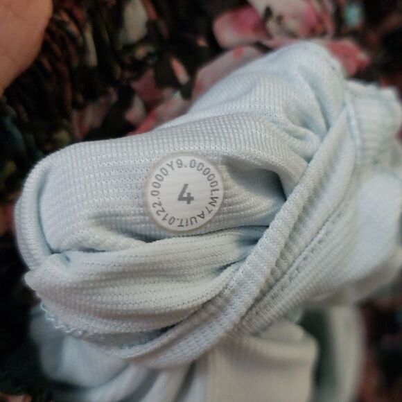 Lululemon Hotty Hot Floral Shorts Size 4 Edgy Feminine Workout Low Rise Lined - Picture 3 of 7